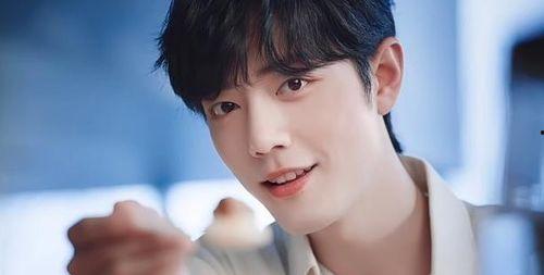 肖战吃瓜最新视频播放,揭秘幕后真相，带你领略明星幕后生活