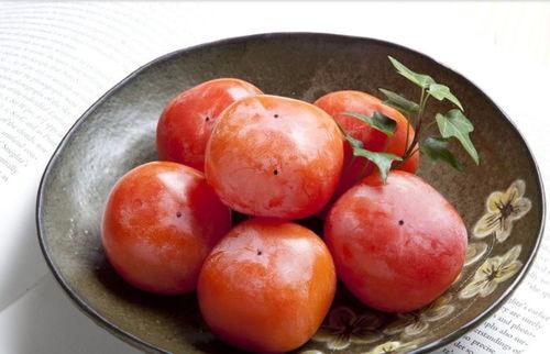 呆瓜吃柿子视频,趣味横生的甜蜜瞬间